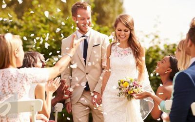 5 Hal yang Tidak Boleh Anda Kenakan di Acara Pernikahan